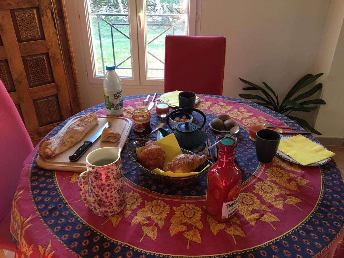 Les Marguerites Bed & Breakfast Vers Pont du Gard Exterior photo